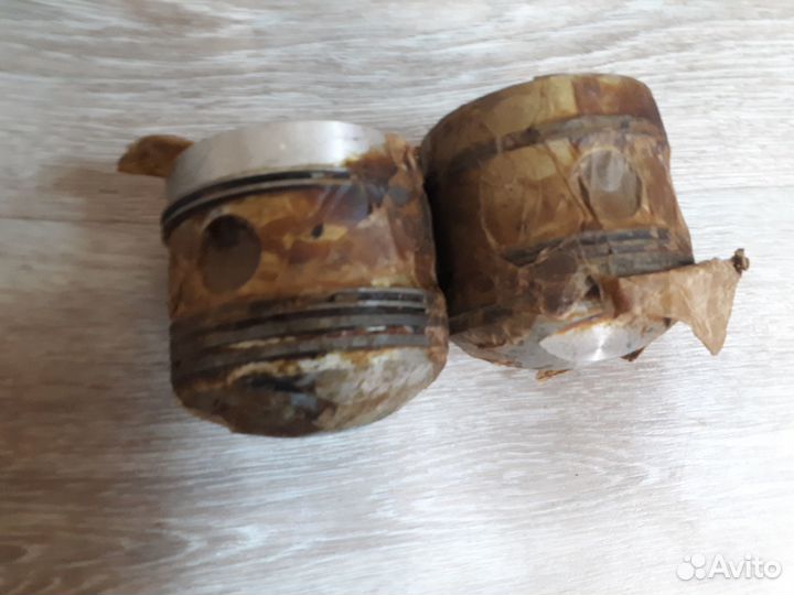 Поршня мотоцикл днепр,новые с кольцами