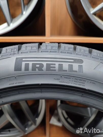 Pirelli Ice Zero FR 255/45 R20 105T