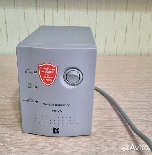 Стабилизатор напряжения Voltage Regulator 600VA
