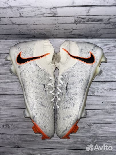 Бутсы Nike Phantom Luna