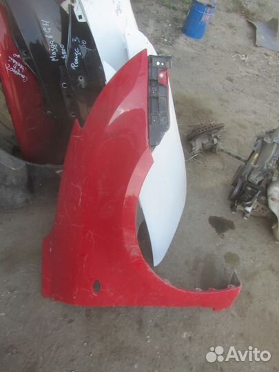 Крыло переднее правое suzuki swift