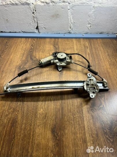 Стеклоподъемный механизм передний правый Nissan