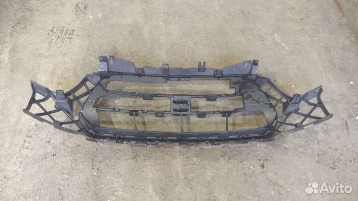 Кронштейн решетки радиатора Форд Транзит 2014-2022