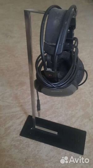 Подставка для наушников