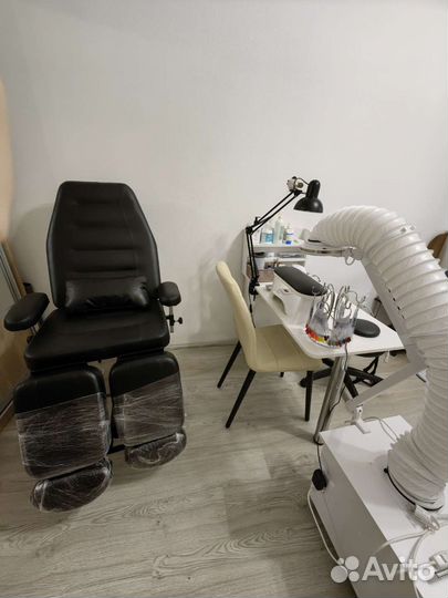 Маникюр, педикюр Рыбацкое