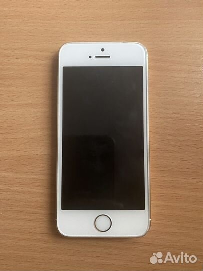 Телефон iPhone se 2016