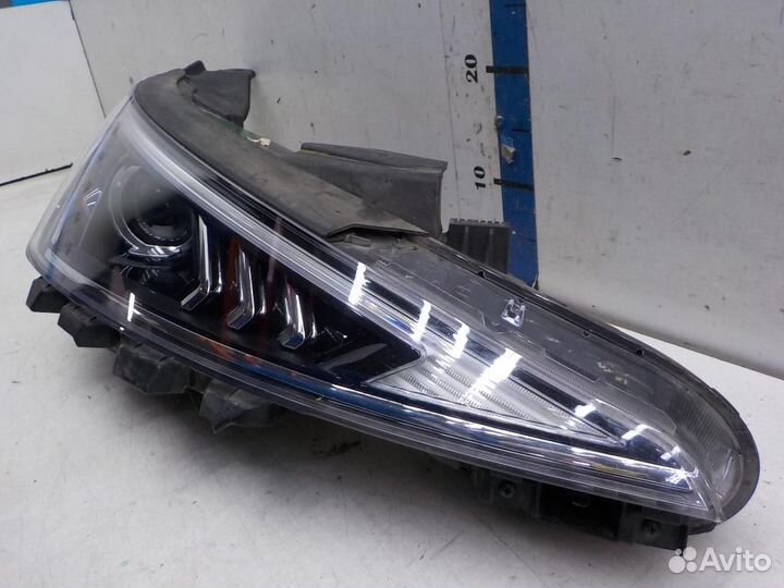 Фара правая Hyundai Elantra