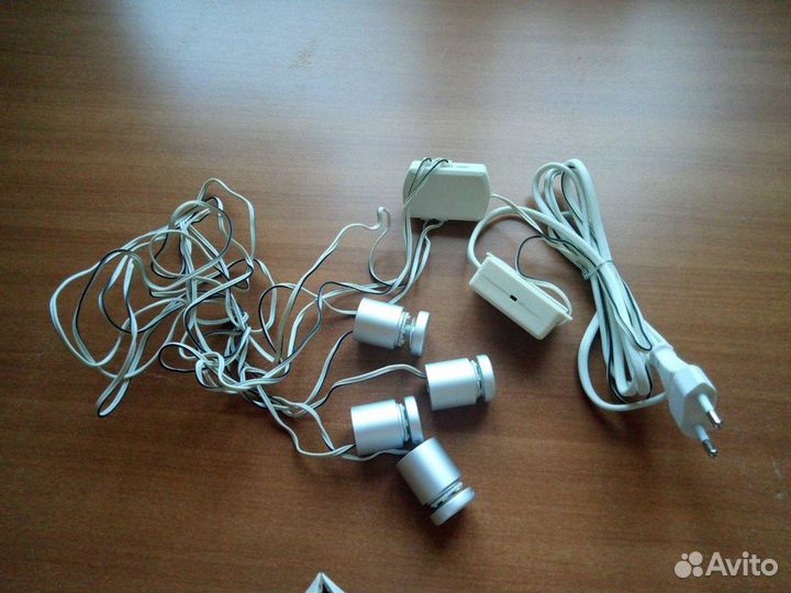 Дистанционные держатели LED L-2525-ST-W