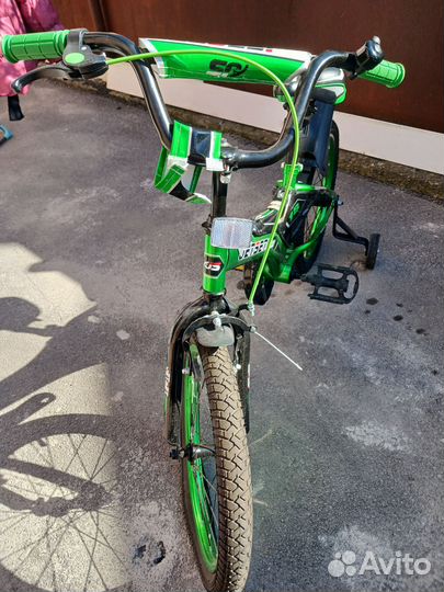 Детский велосипед четырехколесный 20