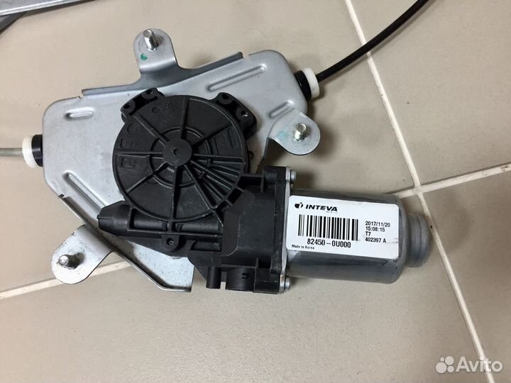 Моторчик стеклоподъемника правого Rio / Solaris