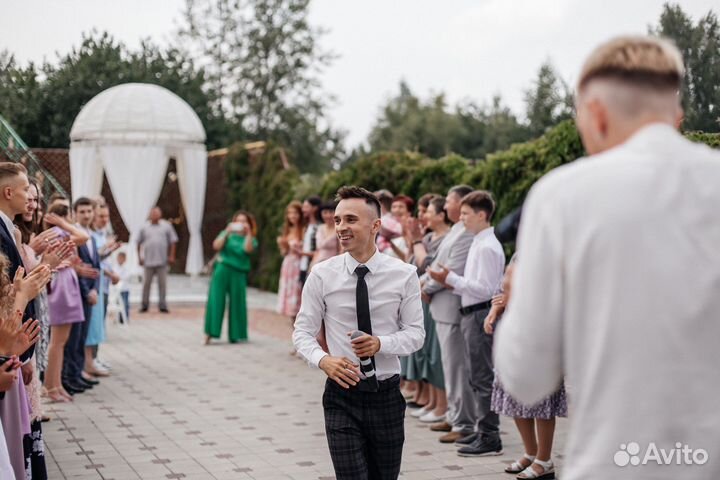 Ведущий Андрей Глушаков