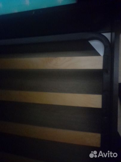 Кровать с матрасом 160200