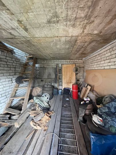 Гараж, > 30 м²