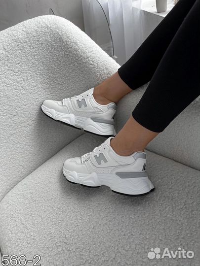 Кроссовки женские 40 размер новые