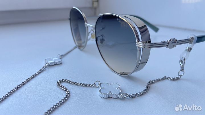 Трендовые женские солнцезащитные очки