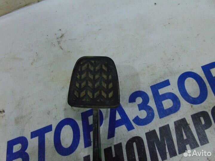 Педаль сцепления для Toyota Corolla 9 2001-2006г