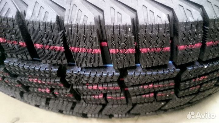 Viatti Brina V-521 235/45 R17 94T