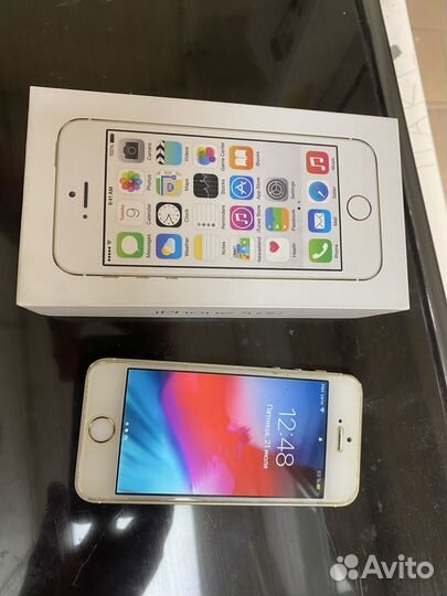 Телефон iPhone 5s