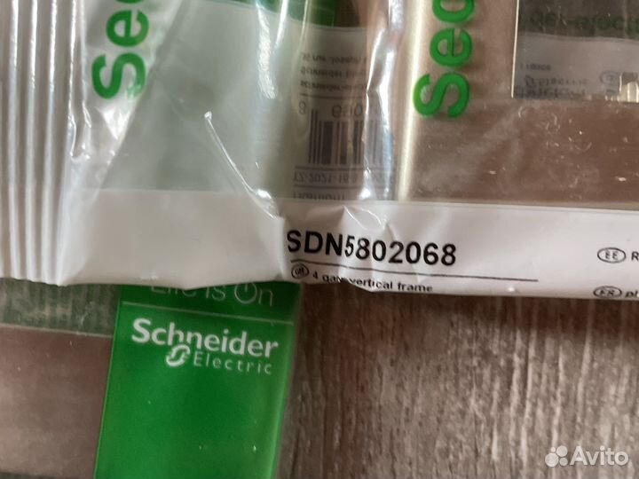 Розетка (рамка)на 4 места