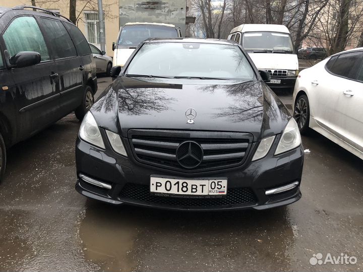 Заднее стекло на Mercedes W212 Замена 60 мин