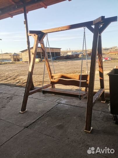 Садовые качели из дерева