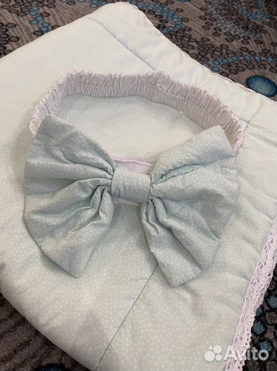 Конверт на выписку+комбинезоны и шапочки