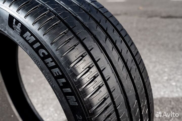 Michelin Pilot Sport 5 245/45 R18
