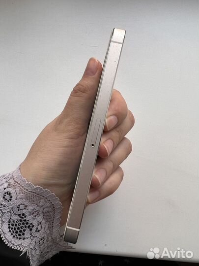 Телефон iPhone 5