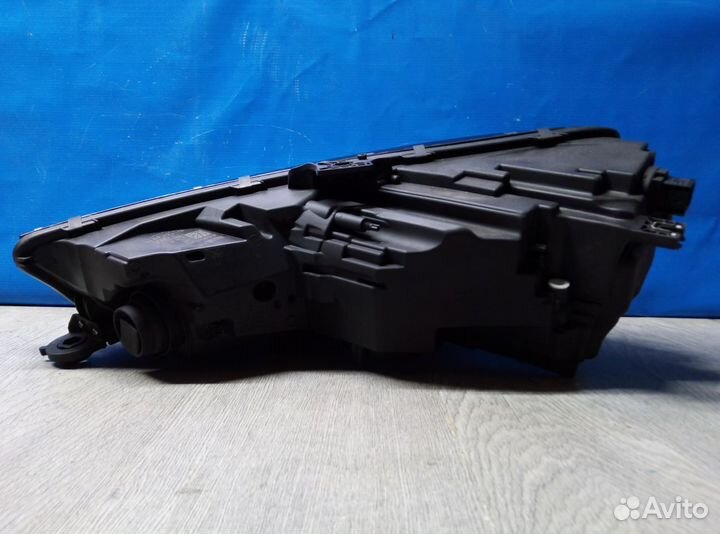 Фара правая Audi A4 5 В9 2015