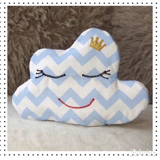 Игрушка-подушка в кроватку