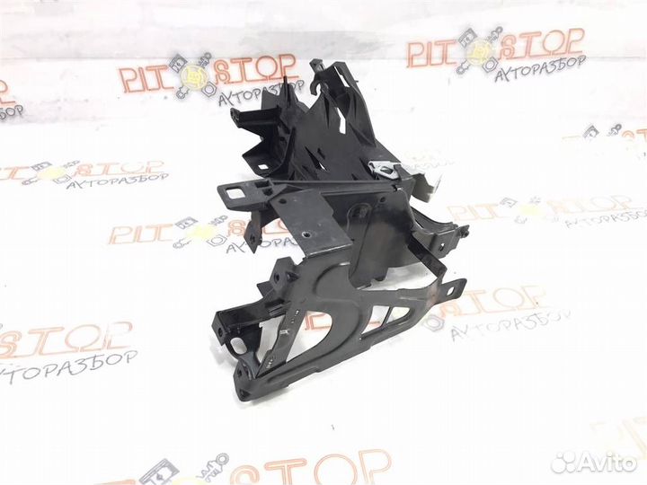 Кронштейн фары левый BMW 5-серия F10/F11 2009