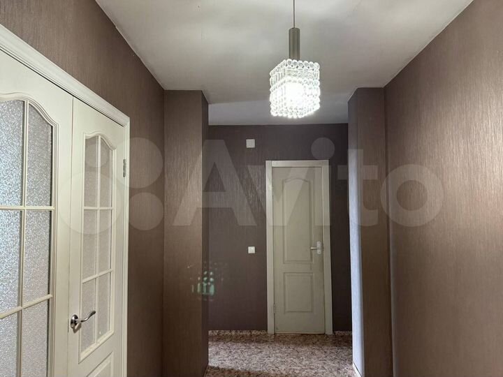 2-к. квартира, 70 м², 6/10 эт.