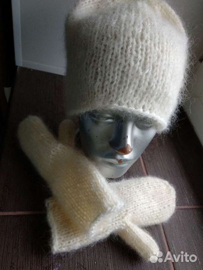 Шапка и варежки новые