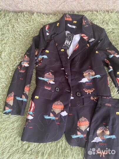 Костюм женский новый s