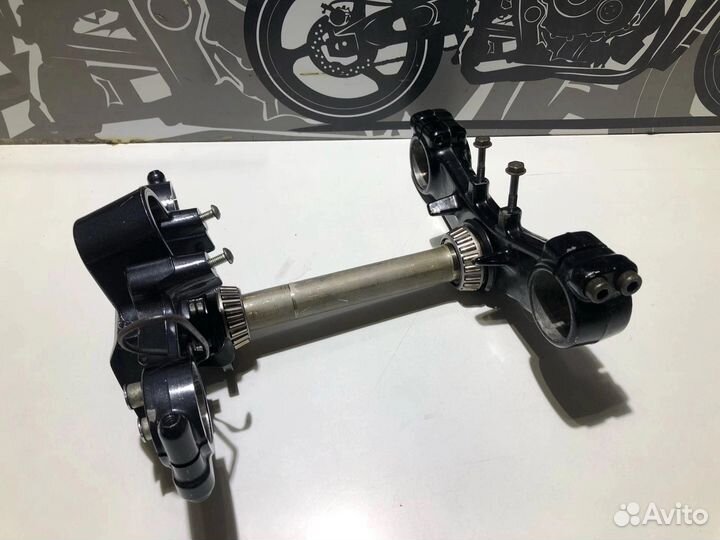 Траверсы в сборе Kawasaki ZZR 400-2 1994г