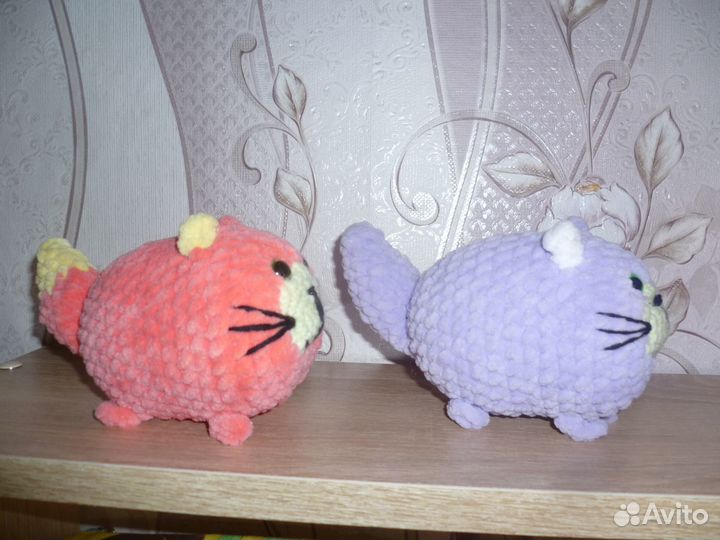 Вязаные котики.Ручная работа.Амигуруми