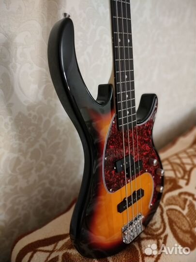 Басгитара peavey Milestone VBS