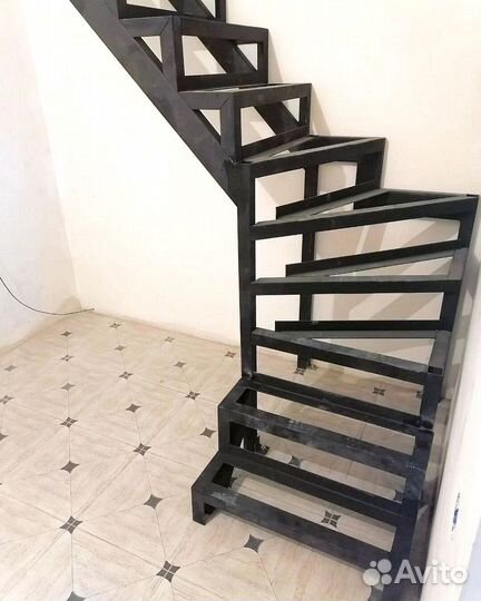 Деревянные лестницы на второй этаж