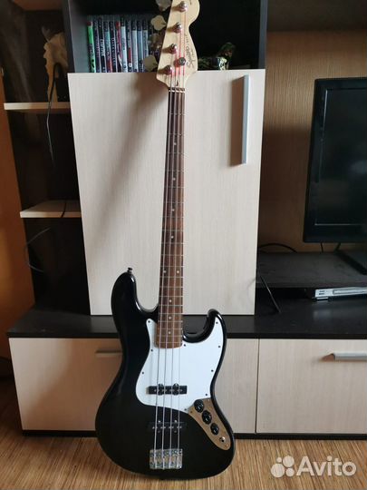 Бас гитара Fender Squier J bass