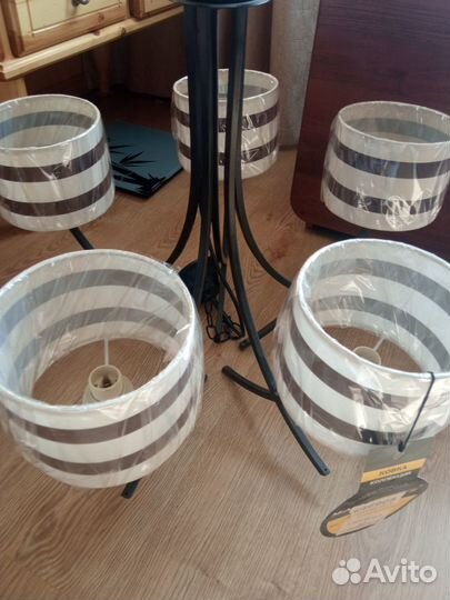 Продам новую люстру в упаковке