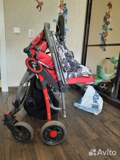 Прогулочная детская коляска