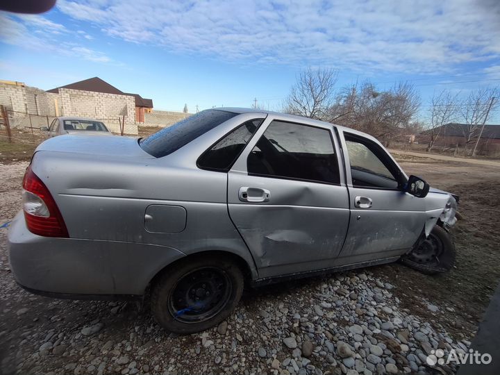 LADA Priora 1.6 МТ, 2011, битый, 198 000 км