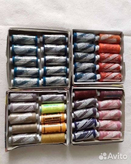 Нитки в бобинах