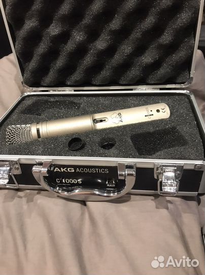 Студийный микрофон с AKG C1000S