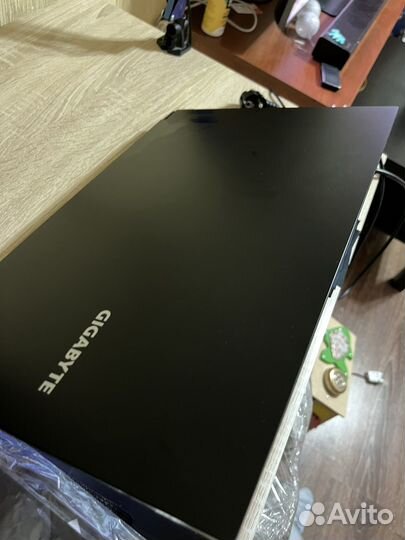 Ноутбук gigabyte G7 ME