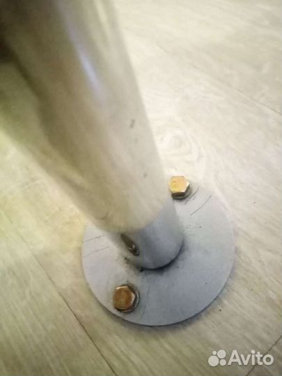 Шест / пилон