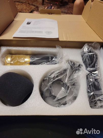 Студийный микрофон