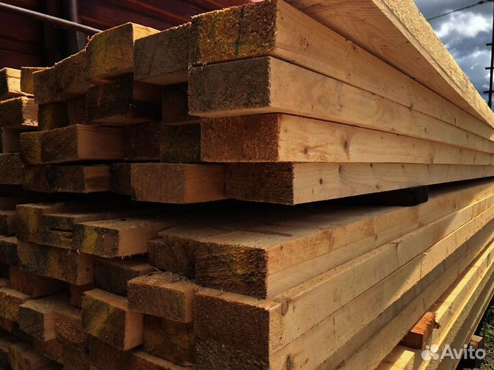 Доски из сосны, универсальное решение для строител