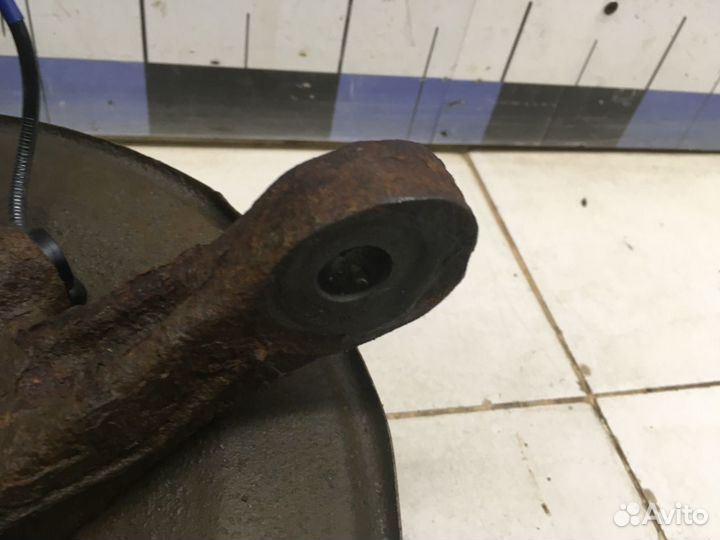 Кулак поворотный передний правый Lancer (CX,CY) 20