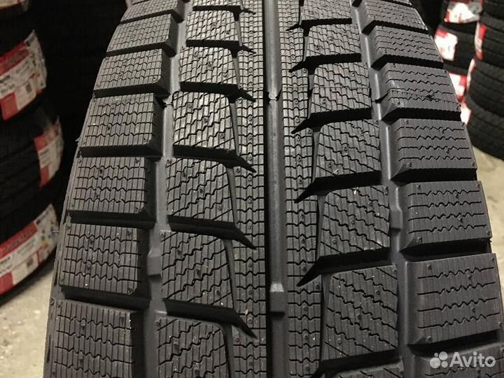 Westlake SW618 215/60 R16 95T